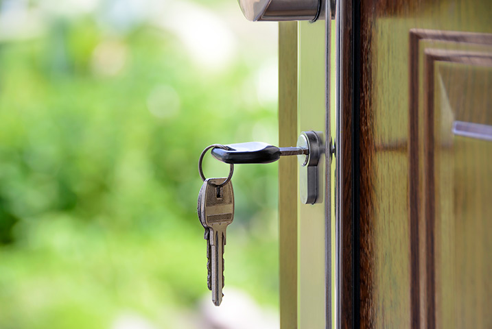A2B Locks are able to provide local locksmiths in Woodside to repair your broken locks. 